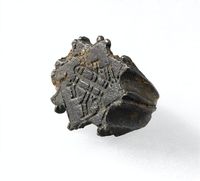 Anneau formant cachet 15th century PRODUCTION SITE France (origine) TECHNIC/MATERIAL bronze DIMENSIONS Height: 0.025 m