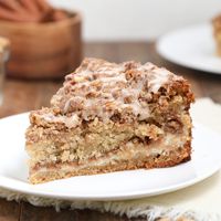 Fluffy and Rich Walnut Coffee Cake Recipe - The Salty Cooker