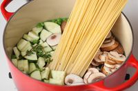 One Pot Zucchini Mushroom Pasta - A creamy, hearty pasta dish that you can make in just 20 min. Even the pasta gets cooked in the pot!