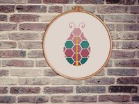 Hexagon Ladybug Cross Stitch Pattern. Check out this item in my Etsy shop https://www.etsy.com/listing/545058298/geometric-cross-stitch-pattern-modern