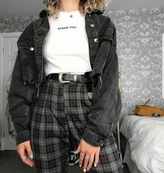 Dark Academy, Mode Chanel, Makeup Stuff, Grunge Look, Bts Concert, Plaid Pants