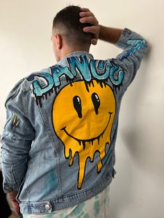 Jacket Painting Ideas, Denim Jacket Diy Paint, Diy Denim Jacket, Upcycle Clothes Diy, Hand Painted Clothing