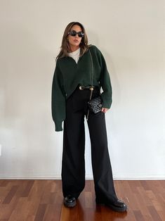 Black Trouser Wide Leg Outfit, Wide Leg Pants With Loafers Outfit, Chunky Loafers Wide Leg Pants, Winter Outfits Wide Leg Pants, Wide Leg Pleated Pants Outfit, Wide Leg Black Jeans Outfit Winter, Wide Leg Black Pants Outfit Winter, Wide Leg Work Pants Outfit, Pants Wide Leg Outfit