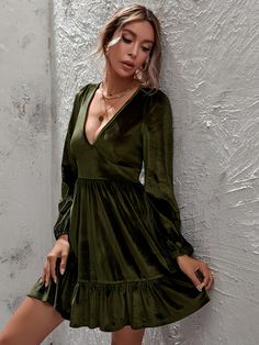 Golden velvet deep V-neck bubble sleeve velvet ruffle dress Tiny Dresses, Sleeved Velvet Dress, Flounce Skirt, Long Sleeve Casual Dress, Bubble Sleeve, Flare Mini Dress, Sleeves Clothing, Green Long Sleeve, Ruffle Hem Dress