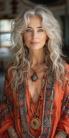 Cabelo Pin Up, Long Silver Hair, Hippie Tattoo, Silver Grey Hair, Vestidos Vintage, Beauty Hair