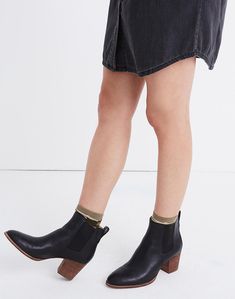 Women's Regan Pull-on Boot | Madewell Best Chelsea Boots, Leather Boots For Women, Best Leather, Wearing All Black, Minimalist Capsule Wardrobe, Minimalist Shoes, Fall Capsule Wardrobe, Wood Heel, Black Image