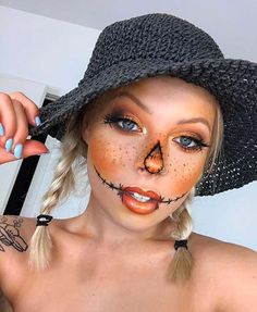 Simple Scarecrow, All Black Halloween Costume, Makeup Ideas For Halloween