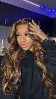 Brown Hair With Blonde, Caramel Blonde Hair, Hair With Blonde Highlights, Sew In Wig, Brown Hair With Caramel Highlights, Brown With Blonde Highlights, Brown Hair With Blonde Highlights, Highlights Brown Hair