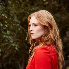 Freya Ridings, Snow Wear, Female Singers, New Song, Beauty Treatments, Debut Album, News Songs, Redheads, Dreadlocks