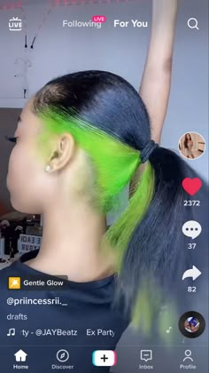 Color Underneath Hair Black Women, Black And Green Skunk Stripe Hair, Lime Green Skunk Stripe Hair, Lime Green Peekaboo Hair, Peekaboo Hair Color Green, Skunk Stripe Green, Skunk Stripe Black Women, Green Skunk Stripe Hair, Blue Skunk Stripe Hair