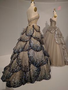 Communing With Fabric Junon Dress, Fashion Museum, Dior Beauty, Handmade Fashion, Mode Vintage, Historical Fashion, Beautiful Gowns, Couture Dresses