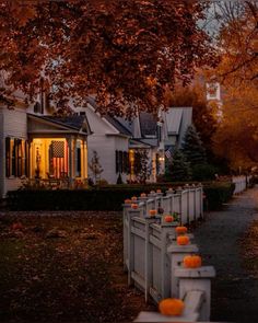 Wilson Castle Vermont, Woodstock Vermont Aesthetic, Woodstock Vermont Fall, Vermont Halloween, Small Town Fall Aesthetic, Vermont Woodstock, Vermont Aesthetic, October Evening, Vermont Photography