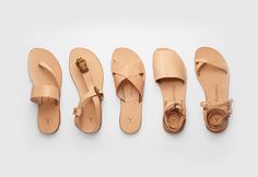 Álvaro González Minimalist Sandals, Leather Footwear, Leather Sandals Handmade, Leather Crafts, Bag Ideas, Shoe Fits, Leather Products, Shoe Obsession