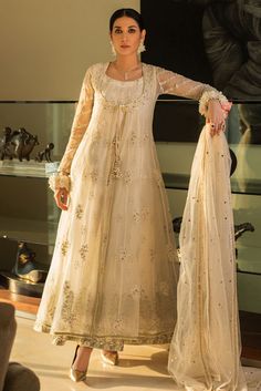 Bridal Pakistani, Pakistani Bridal Dress, Nikkah Dress, Pakistani Fashion Party Wear, Pakistani Bridal Dresses, Simple Pakistani Dresses, Frocks For Girls, Pakistani Dress Design, Anarkali Dress