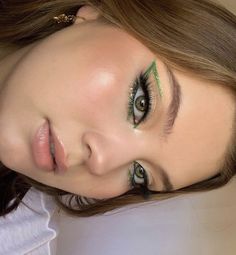 Green Makeup Eyeliner, Subtle Glitter Makeup, Green Liner Makeup Looks, Makeup For Blue Green Eyes, Simple Green Makeup Looks, Light Green Makeup Looks, Soft Green Makeup, Green Makeup Aesthetic, Sage Green Makeup Look