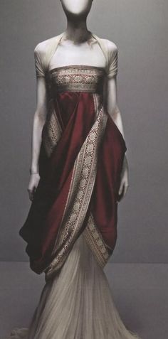 Alexander McQueen Gaun Abad Pertengahan, Empress Josephine, Savage Beauty, Rocker Girl, Sari Dress, Chique Outfits, Vestidos Vintage, Empire Style, Royal Red