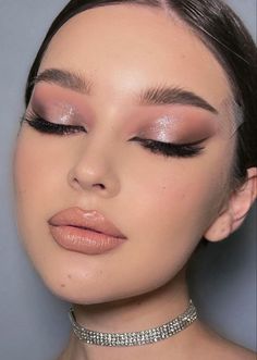 Quinceñera Makeup Looks Natural, Pink Soft Glam Makeup, Bombshell Makeup, Round Face Makeup, Eye Makeup Pictures, Glamorous Makeup