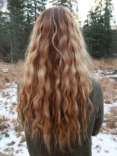 Braids For Beach, Braids For Wavy Hair, Braided Wavy Hair, Beach Waves Overnight, Wavy Hair Braids, Mermaid Hair Waves, Braid Waves, Long Wavy Blonde Hair, Latest Braid Styles