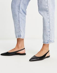 Sko fra ASOS DESIGN To gode grunde til at tilføje i kurven Elastisk slingback-rem Spids tå Flad sål Black Ballerina, Pointed Flats, Slingback Flats, Asos Curve, Black Ballet Flats, Ballerina Shoes, Pointed Toe Flats, Ballerinas, Heeled Mules