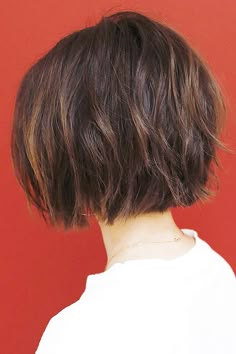 Textured Bob Plus Size, Short Haircut Fine Hair Round Face, Charlize Theron Short Hair Bob, Short Layered Hairstyle Women Round Face, Bobs For Thick Hair Round Face, Short Bob For Round Face, Short Hairstyle Women Chubby Face, Chin Length Hair Round Face Short Bobs Haircuts For Women, Asian Bob Haircut Round Faces