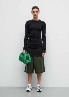 Bottega Veneta Daniel Lee Pouch Maxi Cabat Spring Summer 2019 SS19 Handbags Bags Designer Leather Tote Clutch Bottega Veneta Outfit, Bermuda Shorts Outfit, Bottega Veneta Handbag, Spring 2015 Fashion, Bags Online Shopping, Leather Tote Bags, Womens Handbags, Milan Fashion Weeks, Autumn Street Style