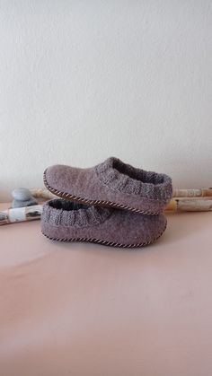 This Slippers item by AhClementina has 19 favorites from Etsy shoppers. Ships from Türkiye. Listed on Jul 15, 2024 Wool Shoes Women, Wool Cat, Wool Shoes, Felt Shoes, Funky Shoes, Felted Slippers, Slippers For Women, Gift For Woman, House Shoes