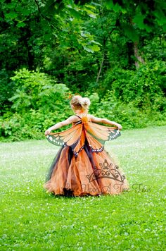 "Orange Monarch Butterfly Tutu Dress Set This gorgeous colorful orange with black tulle on an unlined orange crochet top! Wings and antenna headband are included with this tutu dress. Wear with a butterfly Halloween costume, use a photo prop, birthday party outfit, or just for play! Wings and hair clip can be added through the drop down menu. Adult size is made as the skirt only. Full dresses are not available in adult size. Please note - wing size remains the same no matter what size dress is o Butterfly Custome Halloween, Halloween Costumes For Girls 6-8, Butterfly Costume Toddler, Fairy Dress Kids, Toddler Halloween Costumes Girl, Toddler Butterfly Costume, Butterfly Costume Kids, Dnd Wedding, Girls Butterfly Costume