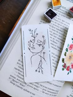 Handmade bookmark with minimalist aesthetic, painted with watercolors Aesthetic Handmade Bookmarks, Cute Diy Bookmarks Aesthetic, Diy Aesthetic Bookmarks, Cute Bookmarks Handmade Aesthetic, Bookmarks Minimalist, Bookmarks Diy Aesthetic, Aesthetic Bookmarks Diy, Bookmark Drawing Ideas, Bookmarks Handmade Creative