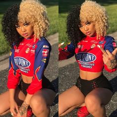 Half Dyed Hair, Half And Half Hair, Trajes Kylie Jenner, Dyed Curly Hair, Split Dyed Hair, Split Hair, Dyed Natural Hair, Pelo Afro, Half And Half