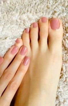 Neutral Toe Nail Colors, Hands And Feet Nails, Toe Nail Colors, Best Nail Polish Brands, Nail Polish Brands, Best Nail Polish, Neutral Nails, Manicure Y Pedicure