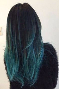 Blue And Green Hair, Teal Hair Color, Blue Ombre Hair, Colored Hair Tips, Ombre Highlights, Natural Hairstyle, Green Highlights