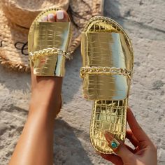 Big Size 36-42 Summer Gold Metal Chain Slippers Women’s Flat Luxury Outdoor Beach Flip Flop Female Trendy Slippers, Female Sandals, Orthopedic Shoes, Beach Slides, Trending Sandals, Flat Slipper, Beach Flip Flops, Beach Slippers, Slippers Women