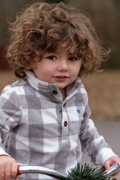 Curly Baby Boy, Baby Boy Curly Hair, Curly Hair Baby Boy, Baby Curly Hair, Kids With Curly Hair, Toddler Curly Hair, Curly Hair Baby, Baby Boy Hairstyles, Toddler Photoshoot