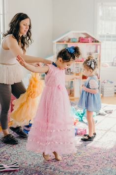 15 Fun Indoor Activities to Do During Winter or Quarantine - Caitlin Houston Film Alice In Wonderland, Happy Unbirthday, Activities To Do At Home, Fun Indoor Activities, Tie Dye Kit, Stuck Inside, Concession Stand, Dinner Themes