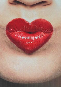 muah! Queen Of Hearts Makeup, Heart Shaped Lips, Sweet Lips, Love Lips, Kissable Lips, Diane Kruger, Hot Lips, Foto Poses, Lip Art