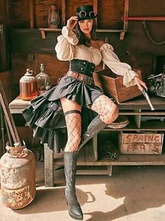 Steampunk Outfits Women, Steampunk Fashion Women, Steampunk Halloween Costumes, Crop Top With Sleeves, Beast Tattoo, Renn Faire, Top With Sleeves, Steampunk Woman, Mode Steampunk