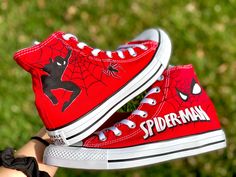 Spiderman Shoes Converse, Spiderman Converse, Spiderman Things, Converse Low Cut, Spiderman Custom, Hand Painted Converse, Marvel Shoes