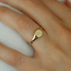 Annalise Ring - L. Priori Gold Initial Ring, Engraved Initials, Signet Rings, Family Jewellery, Gold Signet Ring, Gold Hand, Initial Ring, Jewelry Lookbook, Simple Chic