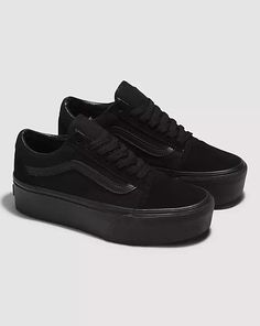 Old Skool Stackform Shoe Vans For Women Shoes, Black Platform Vans, Old Skool Stackform, Vans Shoes Women, Platform Vans, Black Tennis Shoes, Goth Clothing, Black Shoe, Black Vans