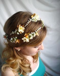 my little sister, amanda, would look adorable in this Floral Head Wreath, Head Wreath, Fairy Style, Fairy Hair, Hair Wreaths, Autumn Foliage, Hair Wreath, Floral Headband