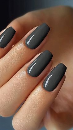 25 Trendy Early Fall Nail Colors for 2024: Warm Tones and Earthy Hues Fall Gray Nails, Charcoal Gray Nails, Grey Fall Nails, Gray Nails Ideas, Charcoal Nails, Early Fall Nail Colors, Dark Grey Nails, Grey Nails, Fall Nail Trends