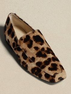 Luz Haircalf Leather Loafer | Banana Republic Animal Print Flats, Chic Shoes, All About Shoes, Fabulous Shoes, Shoe Print, Shoe Style, Lambskin Leather, Leather Slip Ons, Stacked Heel