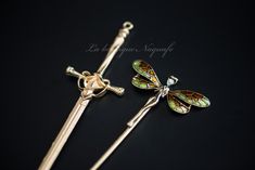 Set of 2 lovely gold-colored metal hair pins. Details : Materials: alloy, enamel Total length: 20.5 cm / 17 cm Gold color Sent by post using tracked mail in gift wrapping and bubble envelope. Gold Color Hair, Magic Fairy, Fairy Hair, Swords Medieval, Metalsmithing Jewelry, Fairy Magic, Hair Accessories Gift, Metal Hair, Hair Stick