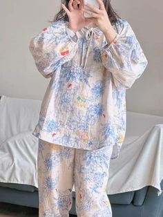 Night Dress For Women Pajama, Night Suit Aesthetic, Modest Lookbook, Fancy Casual Outfits, Stylish Kurtis Design, Simple Style Outfits, Sleepwear Fashion