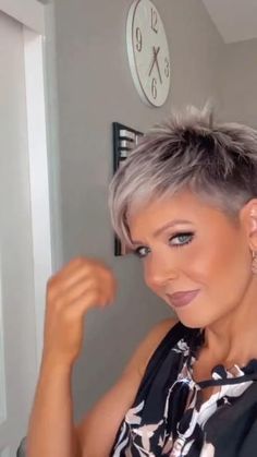 Short Hair With Fringe, Grey Short Hair, Hair With Fringe, 2024 Haircut, Sleek Short Hair, Platinum Blonde Pixie, Woman Hairstyles, Shaved Hair Cuts, Short Spiked Hair