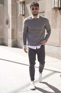 Business Casual Outfits For Men, Sweater Outfits Men, Sneakers Outfit Men, Smart Casual Menswear, Mens Smart Casual Outfits, Mens Business Casual, Mens Business Casual Outfits, Outfit Hombre, Formal Men Outfit