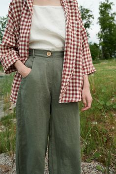 Frankie Pine Green Trousers Barrel Trousers Linen Trousers - Etsy Loose Linen Pants, Green Trousers, Pine Green, Mode Inspo, Maxi Skirts, Linen Trousers, Mode Inspiration, Looks Vintage