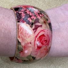 Nwot Floral Pattern Bangle Bracelet - Fits A Small/Average Wrist Unique Bangle, Aesthetic Jewelry, Beautiful Aesthetic, Bangle Bracelet, Womens Jewelry Bracelets, Pink And Green, Bangle Bracelets, Pink Ladies, Floral Pattern