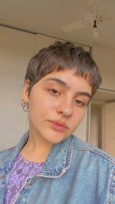 Short Haircut Womens, Florence Pugh Pixie Cut, Pixie Haircut Thick Hair, Hairstyles For Red Carpet, Grown Out Buzzcut, Swept Hairstyles, Very Short Pixie, Short Haircuts Ideas, Short Hair Outfits