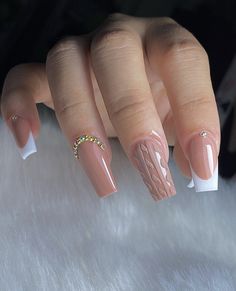 Ideas Uñas Acrilicas, Nails Nude Cortas, Nude Short Acrylic Nails, Short Nude Nails With Design, Nude Nail Designs Short, Short Nude Nails Acrylic, Pretty Nude Nail Designs, Short Elegant Nails, Buchifresa Nails